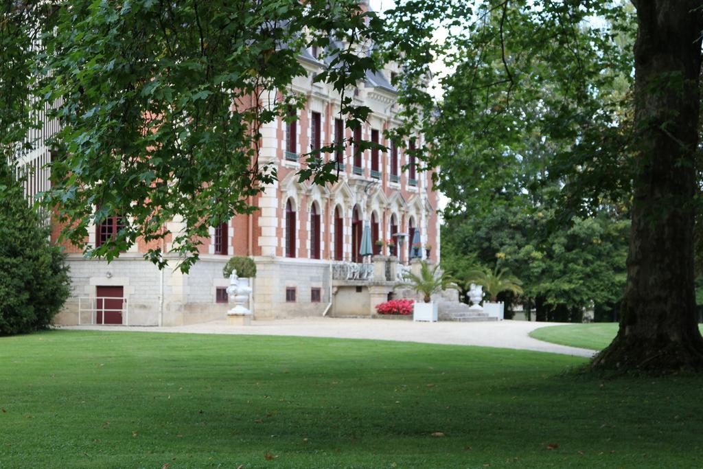 مبيت وإفطار Gevrolles Chateau Du Breuil المظهر الخارجي الصورة